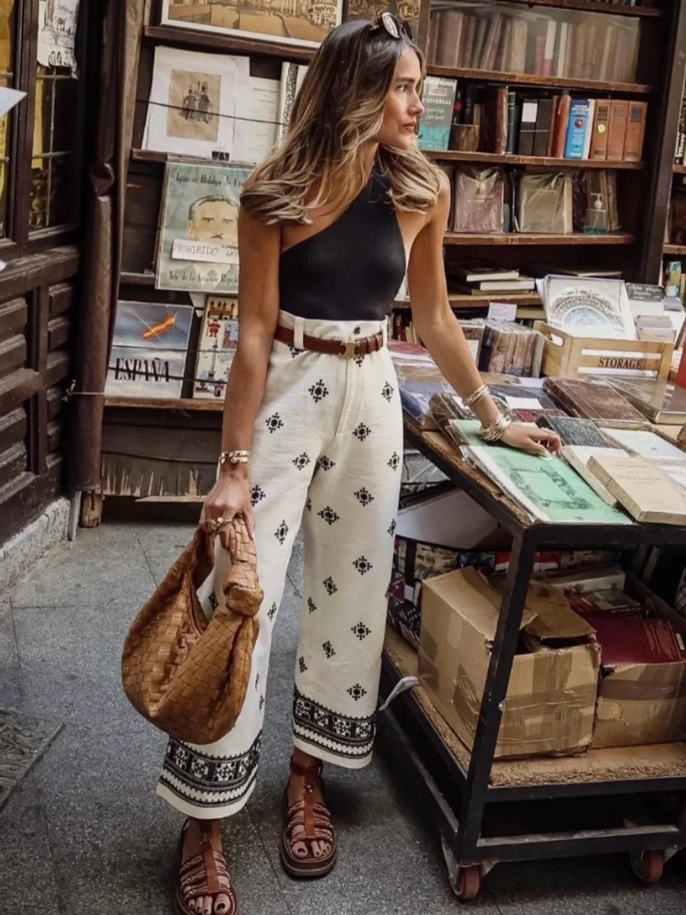 Zara Linen Blend Embroidered Cream Wide-Leg Pants with Black Motif